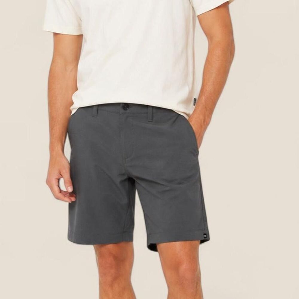 Billabong Charcoal Crossfire Submersible hybrid boardshorts men’s size 31